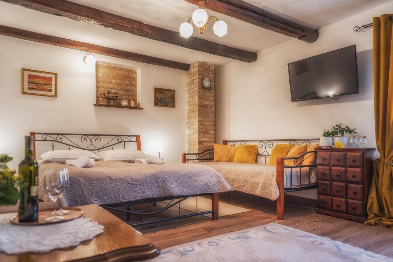 Tri Mudraca Inn Karanac Kamer foto